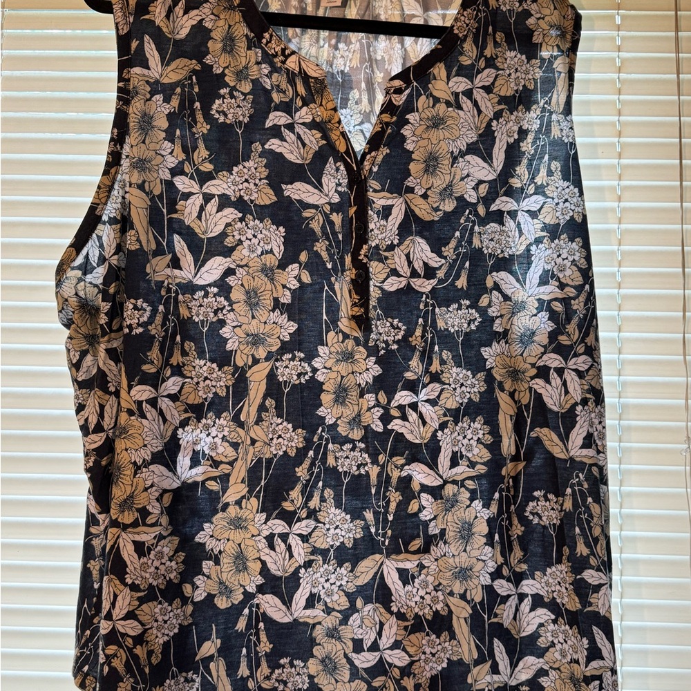 Liz Claiborne Black Sleeveless Blouse with Mandarin Collar